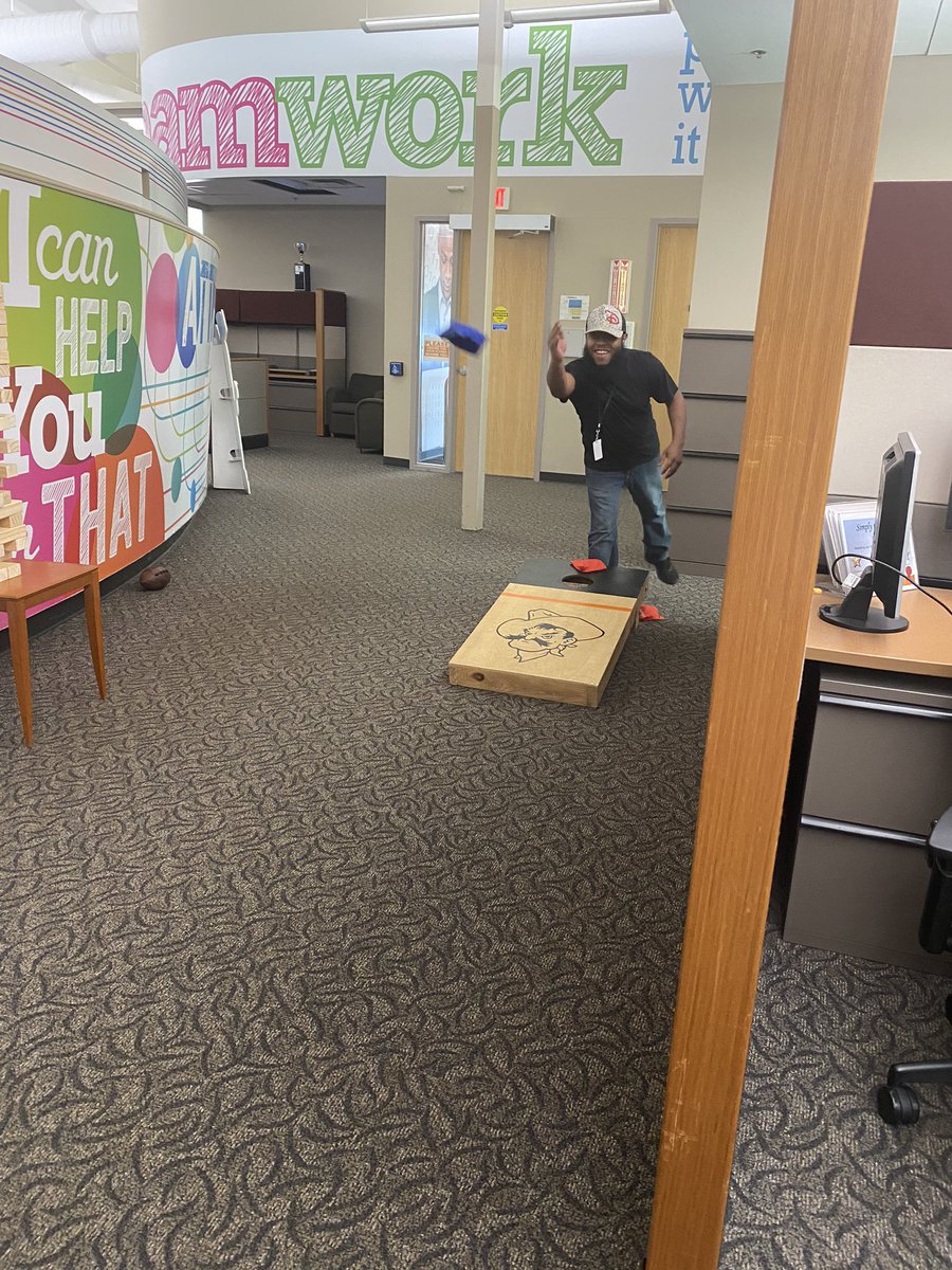 heatherd424v's tweet photo. AT&amp;T family having some fun for employee appreciation. https://t.co/xbpZJkxaC9