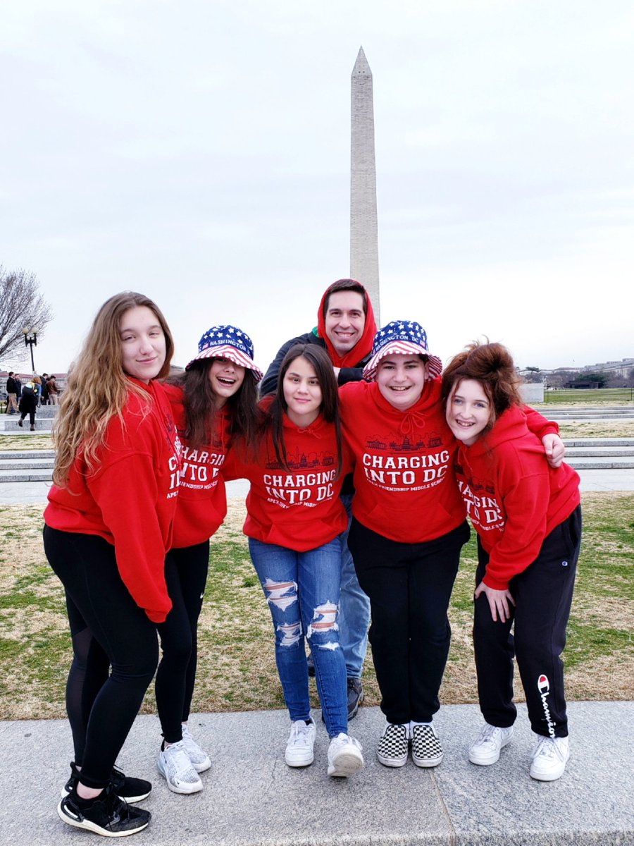 ArtWithWithers's tweet photo. Day two of #ChargingIntoDC @AFMSChargers 💙🇺🇲❤🇺🇲💙 https://t.co/JV06vsQzch