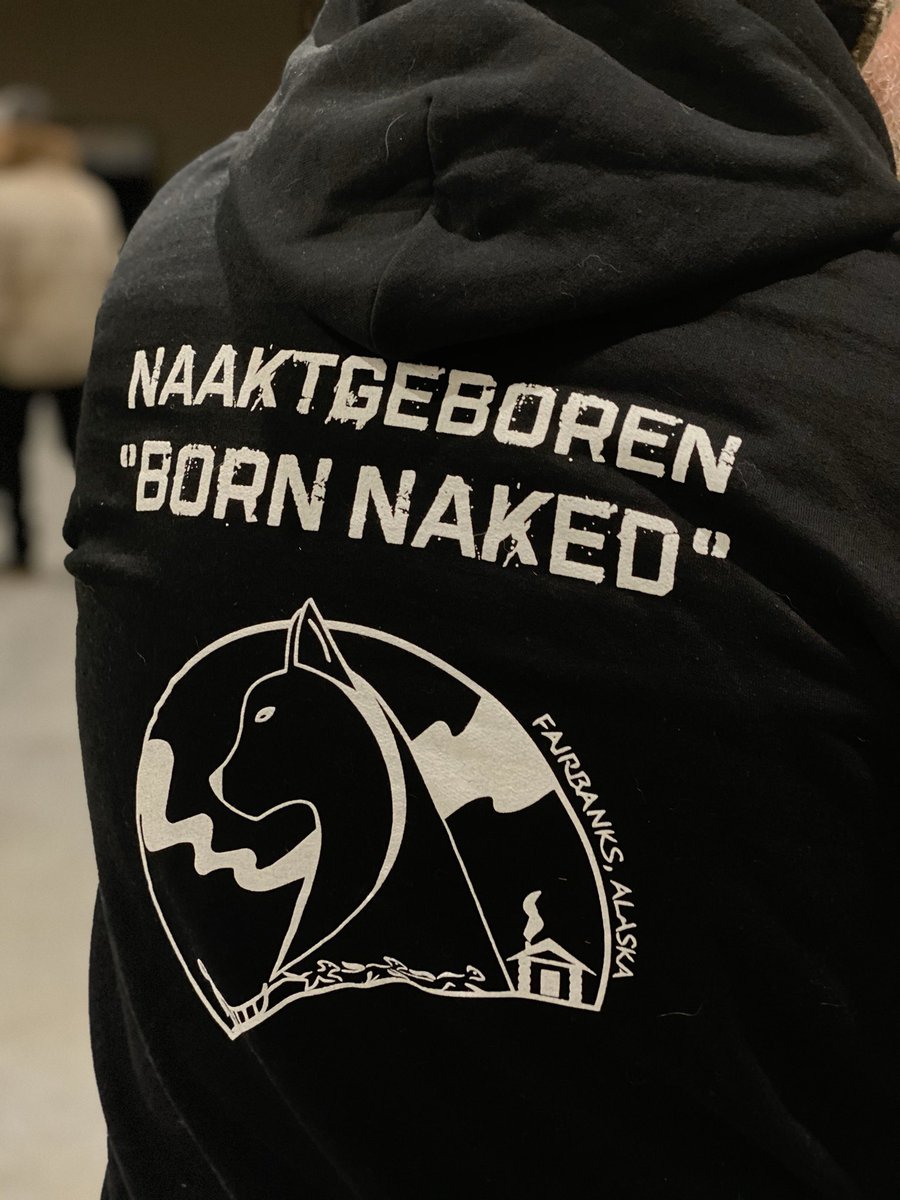 QuinceMountain's tweet photo. A Deke Naaktgeboren fan in the wild. #IditaRedCarpet https://t.co/B2fKj8CgOg