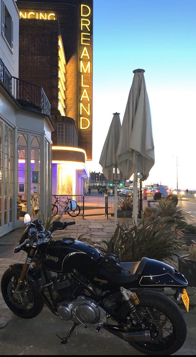 NortonTrip66's tweet photo. #downtomargate, #norton961 & coffee @cinqueportsmarg , @DreamlandMarg is the go to place this summer @AdvancedPlusTrg @AF1racingaustin @RykasC @Biketruck @BikeShedMC @BikeSpecialists @SouthEastBiker @BikeStopUK @vonplanta @HenryColeTV @deuscustoms @fraser_pryde @primefactorsrcg https://t.co/Y9FriUWyXW
