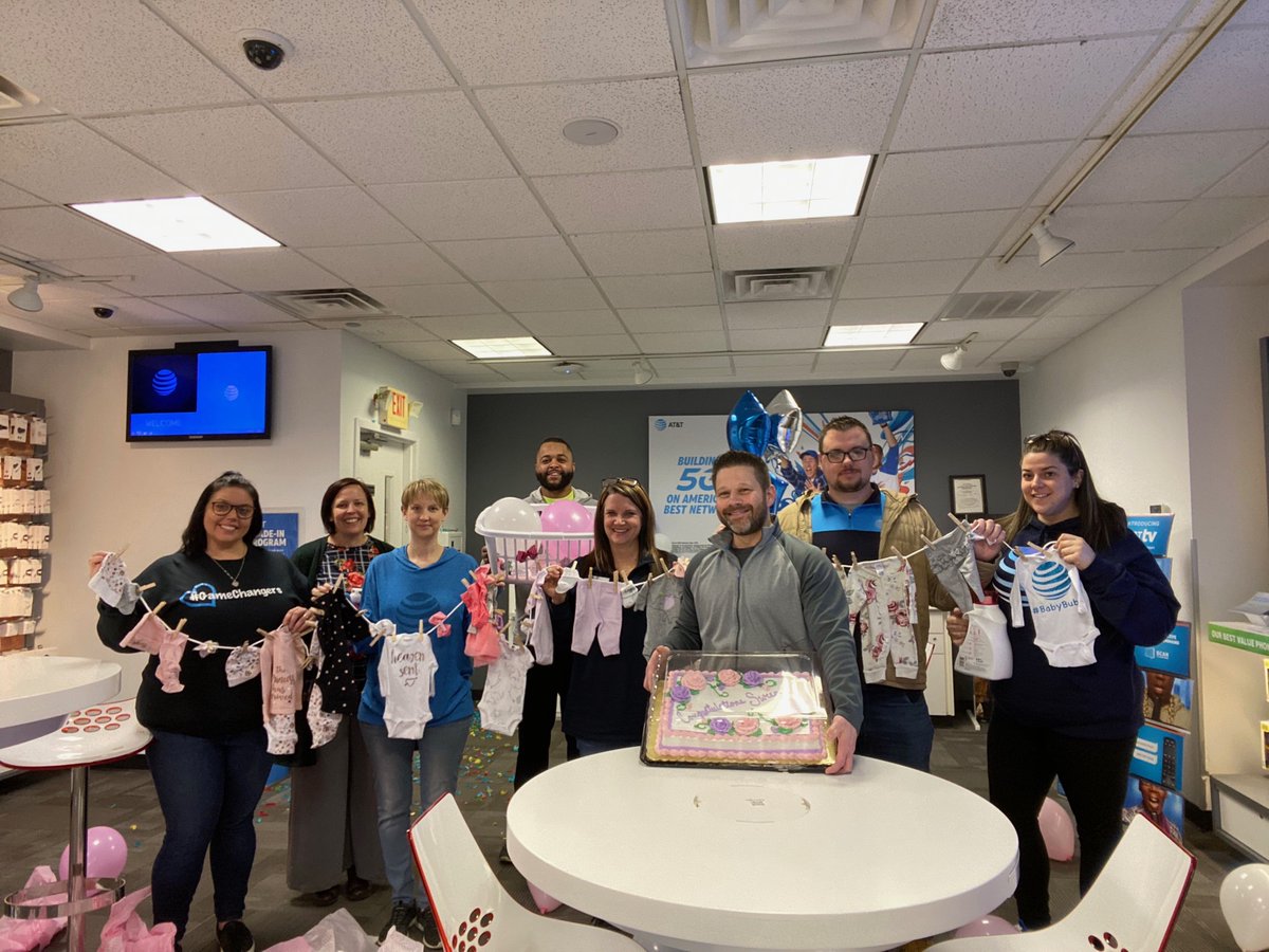 BigSween1's tweet photo. The best crew... Words can not express how blessed I am and today was just another example. #GameChangers #LifeatATT #BabyBubs https://t.co/rfXqnnnCbc