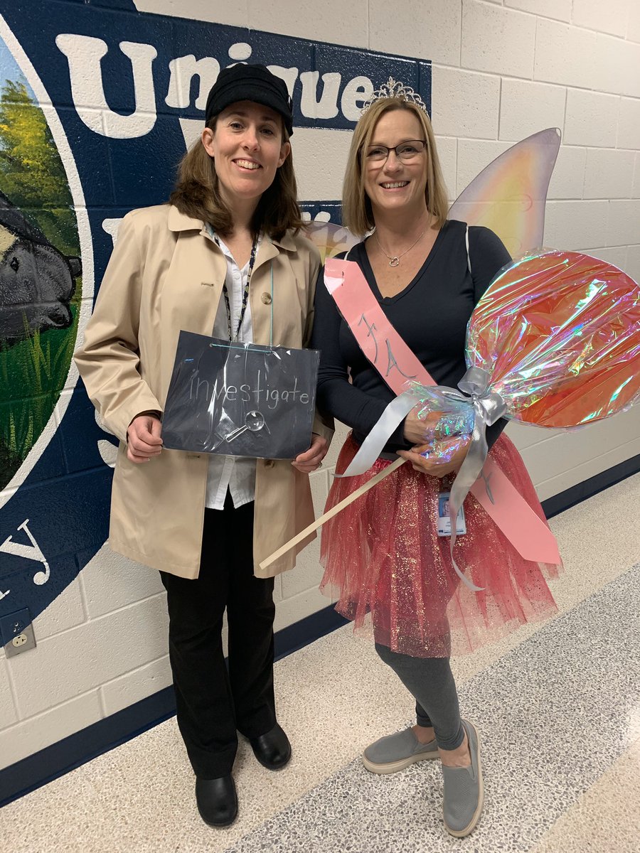 LibraryHMES's tweet photo. Vocabulary Day at HMES! @HMESLiteracy @HaymarketCubs #haymarkettogether https://t.co/qarnnmRsNM