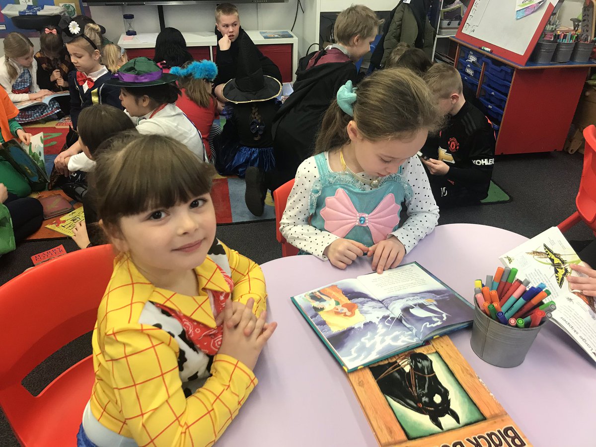 STAClassRighton's tweet photo. Fab morning yesterday with KS2 doing some shared reading! #superreaders #teamstannes https://t.co/dW52PIXZOA
