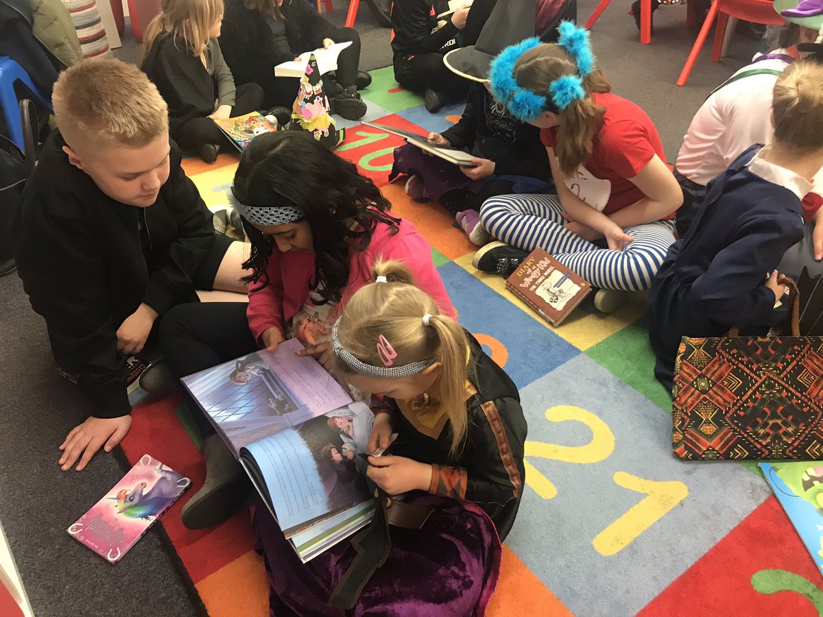STAClassRighton's tweet photo. Fab morning yesterday with KS2 doing some shared reading! #superreaders #teamstannes https://t.co/dW52PIXZOA
