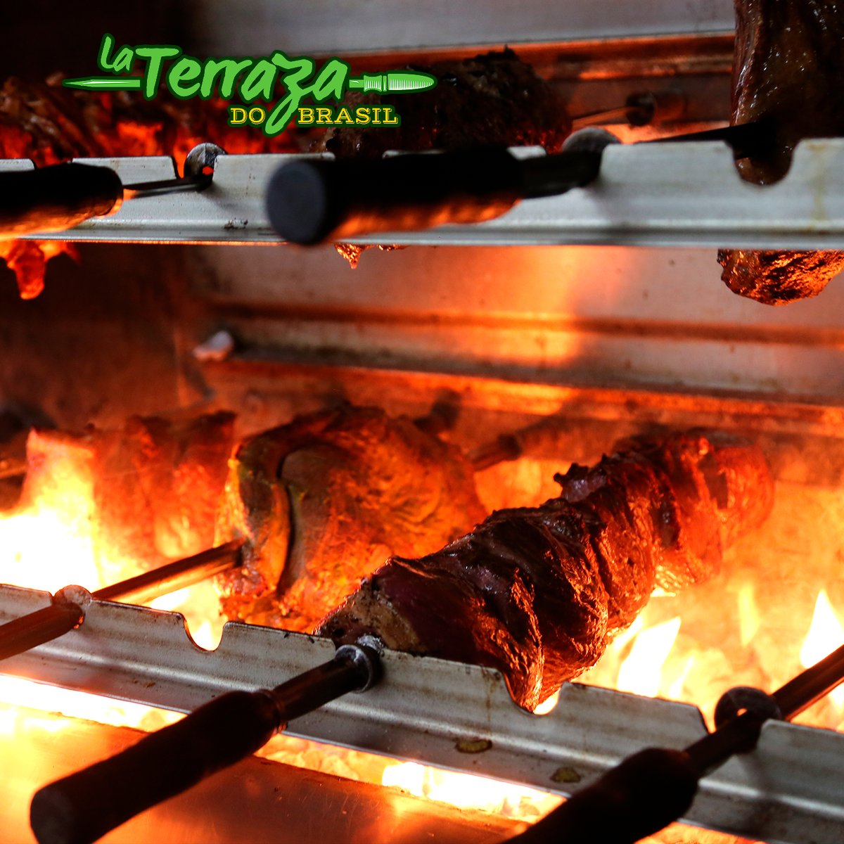 LaTerrazaDB's tweet photo. Tus espadas favoritas ya se están preparando en el churrasco para consentirte este fin de semana. https://t.co/8oKcPdBt9x