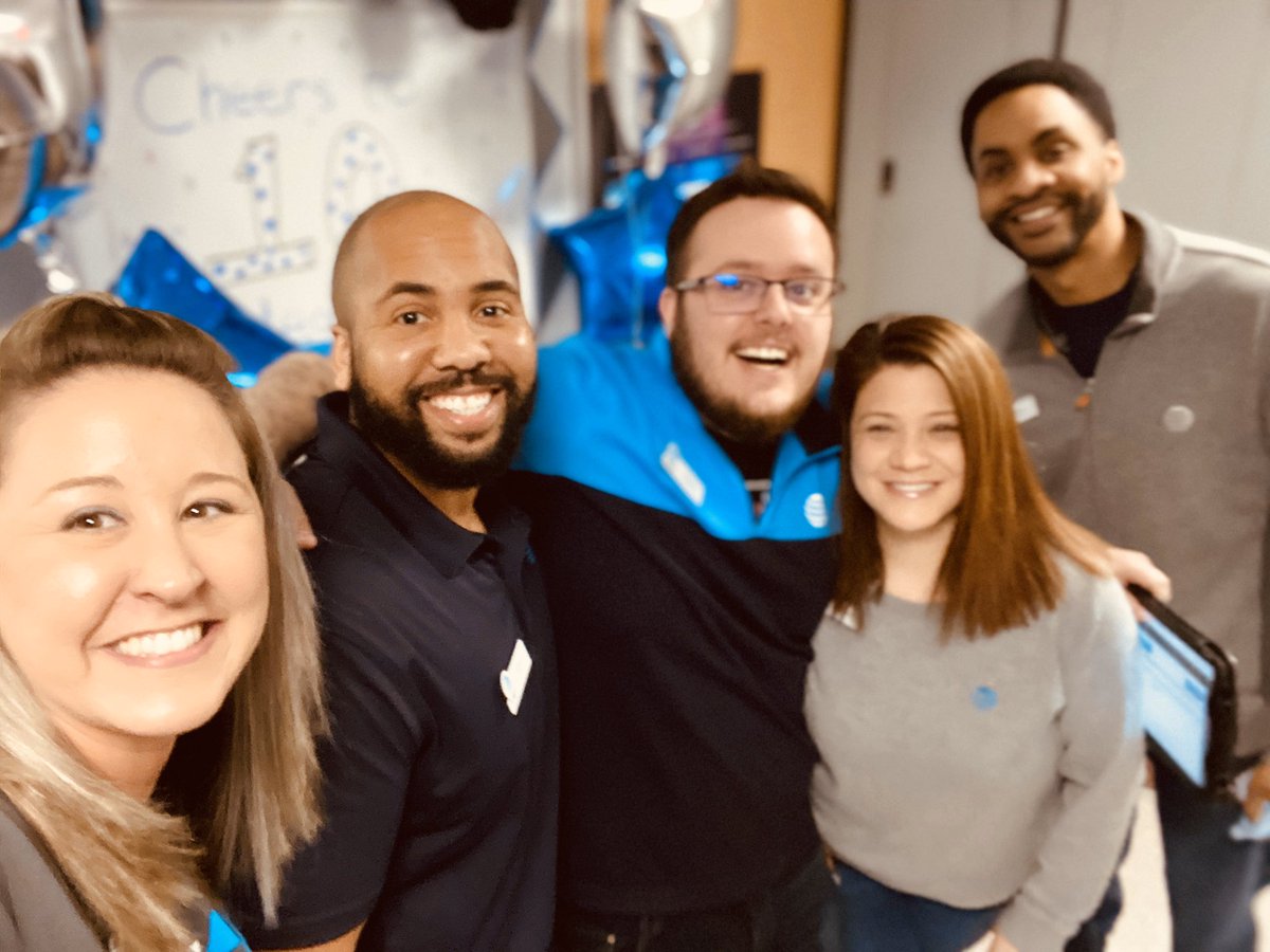We’re screaming Happy 10 years with <a href="/ATT/">AT&T</a> Nichole!! 🎉🎊 #WeKan #Hunting4number1 #KAMO #EmployeeAppreciationDay #LifeAtATT <a href="/KAMOkonnects/">𝐾𝐴𝑀𝑂</a> <a href="/WesleyKyleNeal/">Wesley Kyle Neal 🌵</a>