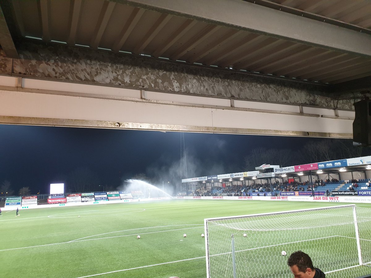 Maar we zijn eigenlijk hier voor Telstar uit natuurlijk #groundhopping #awaydays #JongPSV