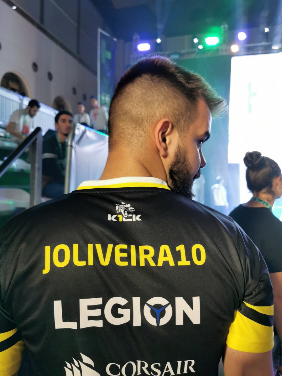JOliveira10_'s tweet photo. Visto que logo temos livestream de fut champions e eu sinto-me feliz por tudo aquilo que tem acontecido ultimamente, irei fazer um sorteio de 4400 fifa points!

Para entrar no sorteio só tem que:
Seguir os @k1ckesports ✅
Deixar gosto ✅
Identificar 2 amigos e dar RT!

VAMOS! https://t.co/OIMDvn913r