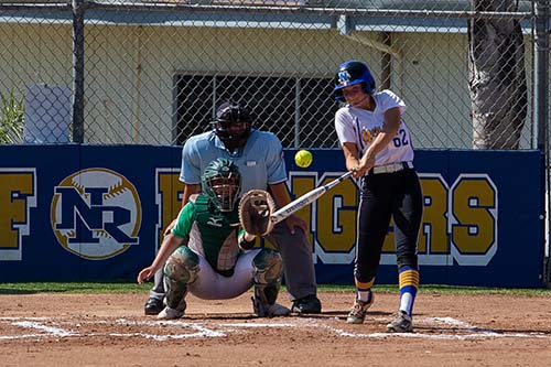 OVN's tweet photo. Nordhoff softball adjusting on the fly https://t.co/V0TWOqXl9g via @https://twitter.com/ovn https://t.co/Vz8VgVcWAg
