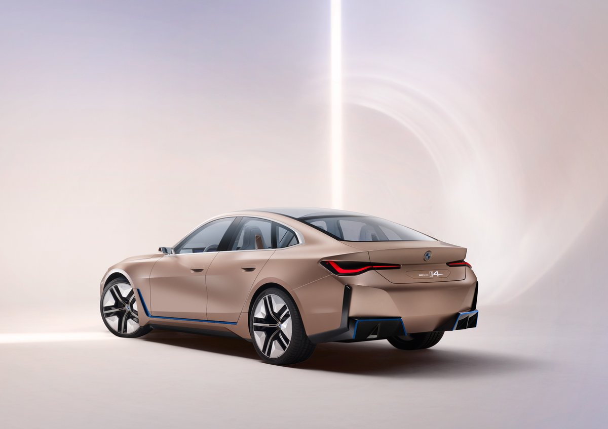 AutoEVUK's tweet image. Here is the new BMW i4 Concept. Featuring a large grille and some crisp styling lines. What's your opinion on the grille size?

#gims #gimsswiss #ev #bmw #bmwi4concept #conceptcar #autoev