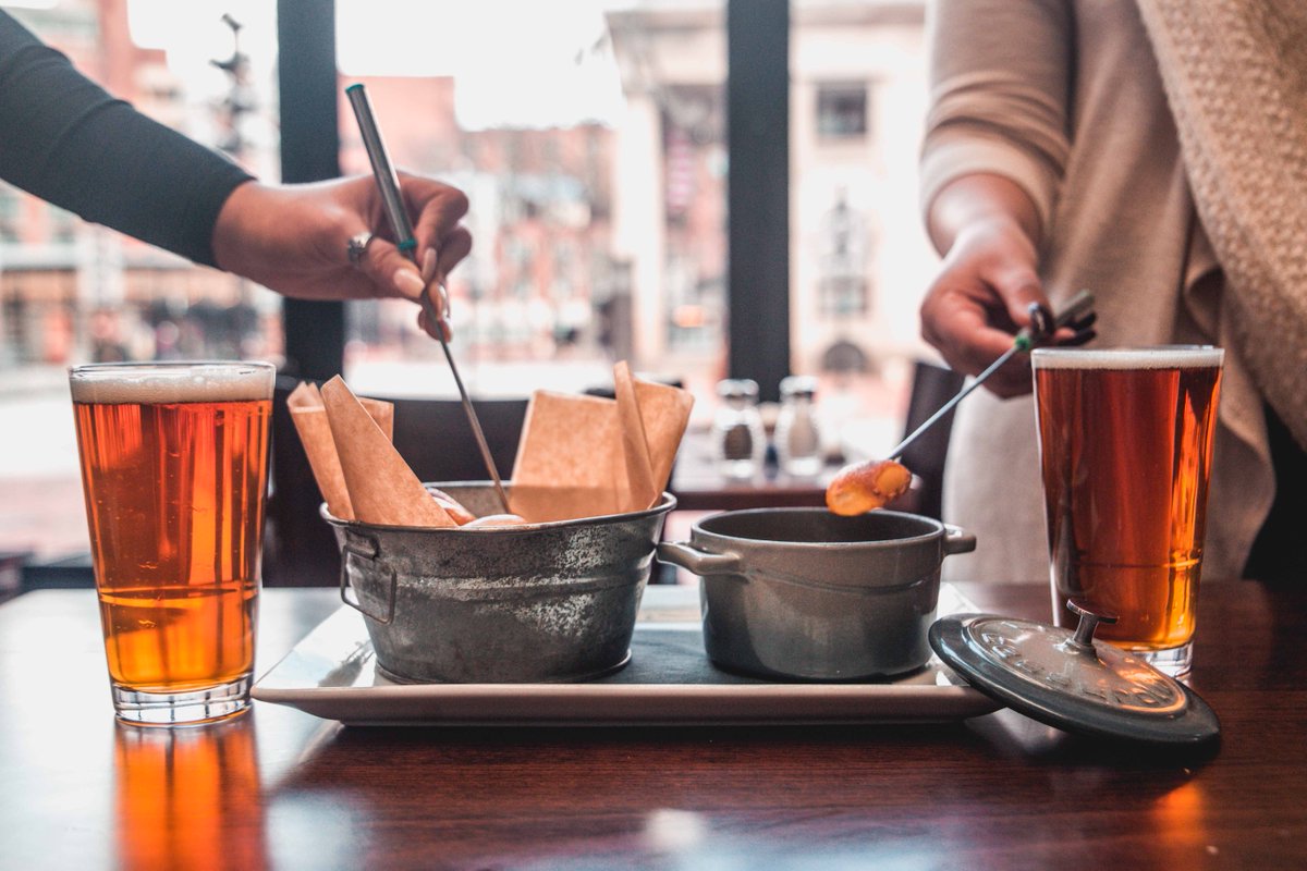 The weekend is right around the corner, which means you've earned a congratulatory drink and fondue amongst coworkers. Reserve your post-workday table today! ➡️ bit.ly/BookYourAnthem…