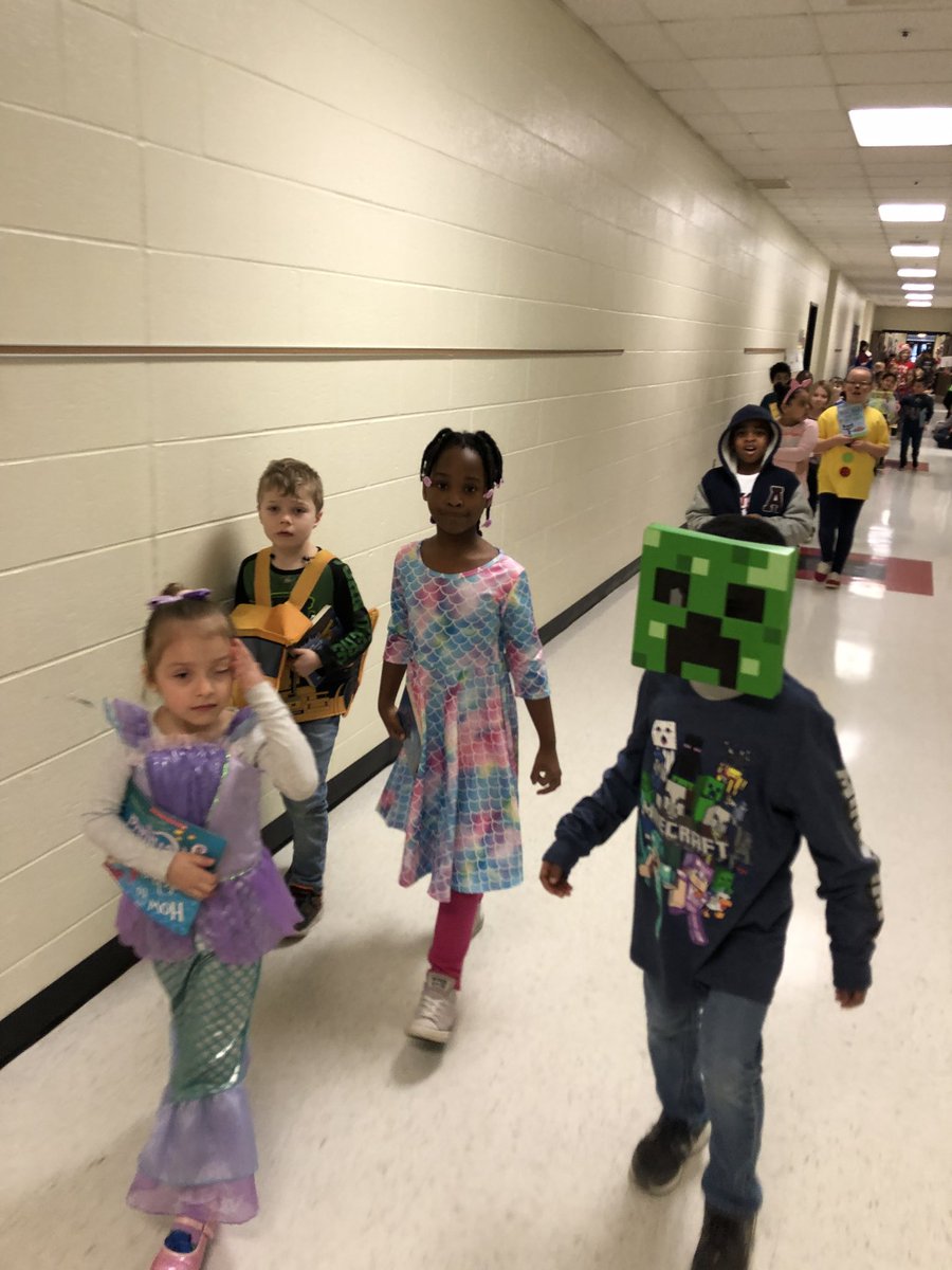 Book Character Dress Up Day! 🤓❤️📚<a href="/CrenshawCards/">Crenshaw Elementary</a>