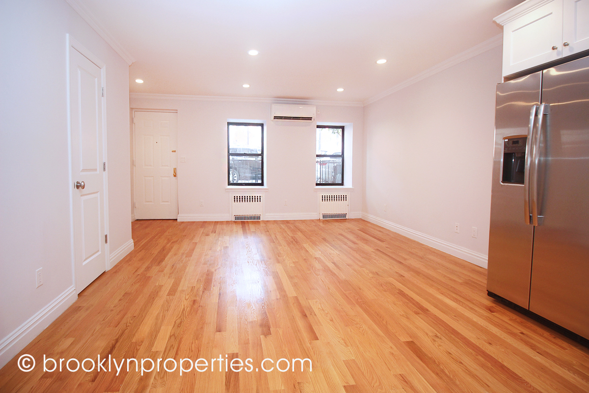 BkProperties's tweet photo. OPEN HOUSE : SUN, March 8th 1-3pm at 406 Degraw St. Two units left: 1,700 square foot duplex w/private garden &amp; a floor-thru w/option for 3rd BR. $1.275M - $1.800M Contact: Ilene 646.334.4826 #brooklyn #OpenHouse  #Forsale #Condo https://t.co/CQ4o1z9GDk