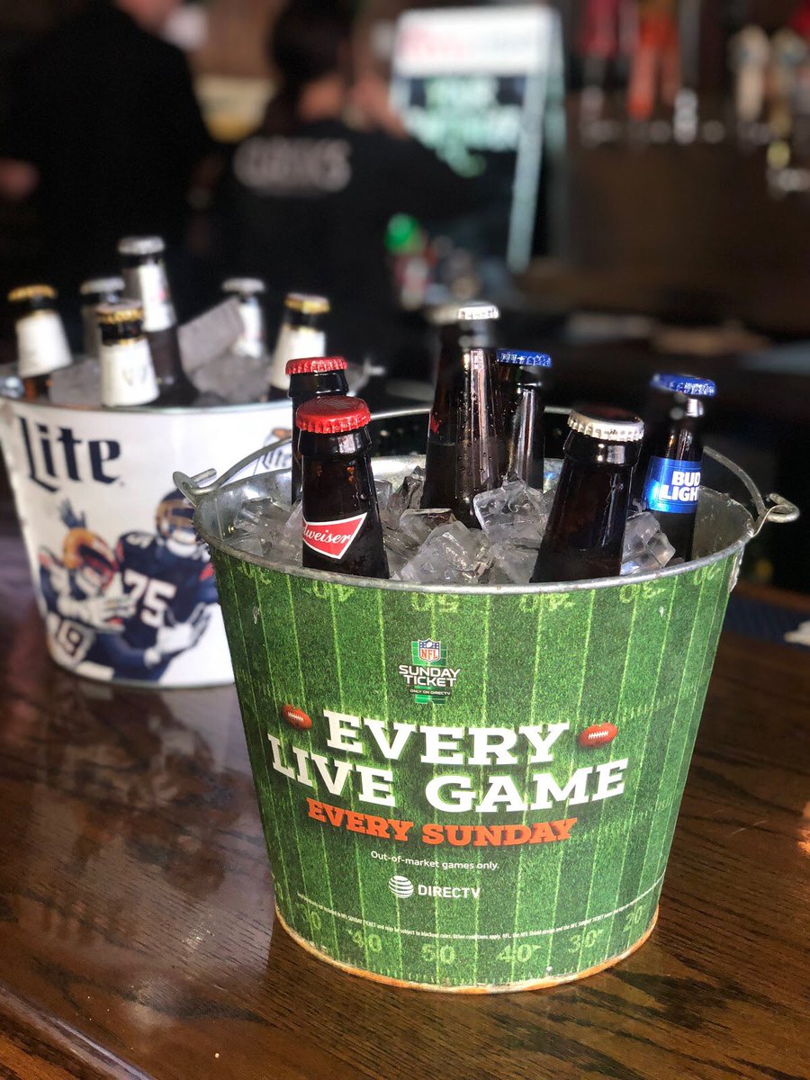 TGIF! 🙌 Grab some buds and kick off your weekend with a bucket (or two) of brews. 🍻🇮🇪