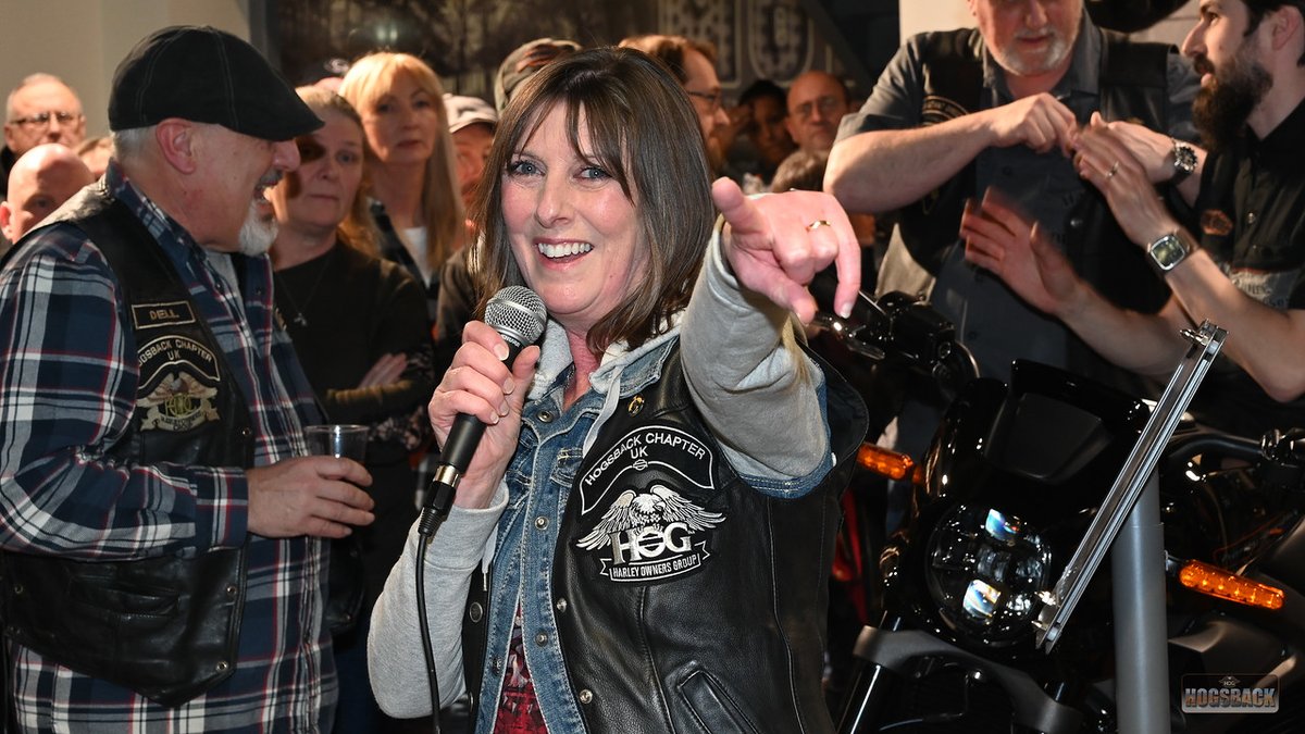 HogsbackPhoto's tweet image. Club Night @hogsbackchapter @GuildfordHarley, new RC members, 25 yrs recognitions, Golden Key, shooting star and Train Spotter patch, the most active Chapter in @HOGukandireland and @HOGEurope 
hogsbackchapteruk.smugmug.com/2020/Club-Nigh…