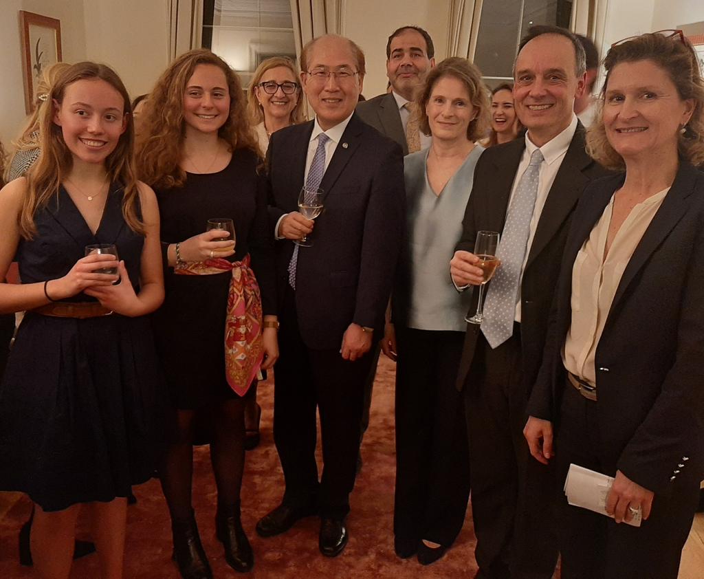 Very honored to host last night SG @IMOHQ, the director @IOPCFunds, the chair of @WistaFR , ambassador @tberuch ambassador @AurenyAguirre and girl students @LFCGLondres to celebrate #womeninternationalday !