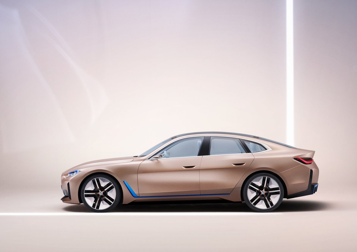 AutoEVUK's tweet image. Here is the new BMW i4 Concept. Featuring a large grille and some crisp styling lines. What's your opinion on the grille size?

#gims #gimsswiss #ev #bmw #bmwi4concept #conceptcar #autoev