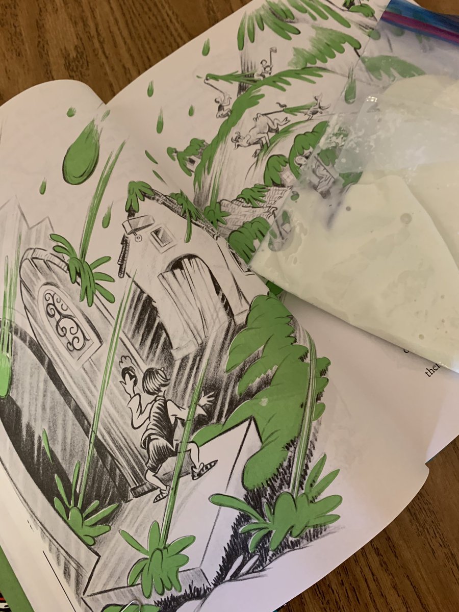 “There was something strange up in the the sky!” <a href="/drlanaluttrell/">Lana Luttrell</a>  #tvtigers20 #makingoobleckisfun