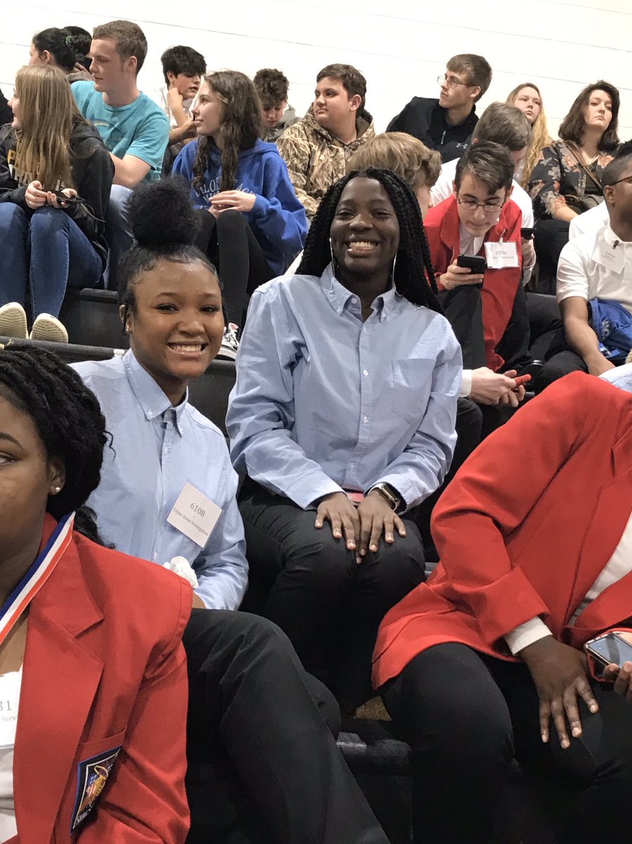 pfaoems's tweet photo. Daria Bonds, Jada Mars, and Nia Stabler representing PFHS and the Academy of Emergency Medical Science at Skilks USA! https://t.co/BLOPCFao2W