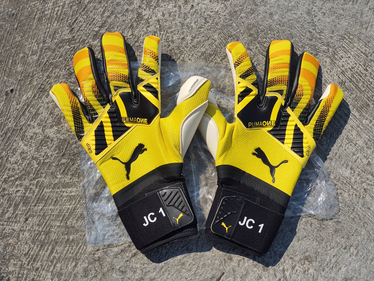 TachoMexTc's tweet photo. Un placer #entintardemagia los guantes @PUMAmexico #pumaone #sparkpack de @jesuscorona01 . Muchas gracias por confiar en #tachomex #tucalzadonuestrapasion #diadeestrenarunospuma https://t.co/lfLiIDPhaK