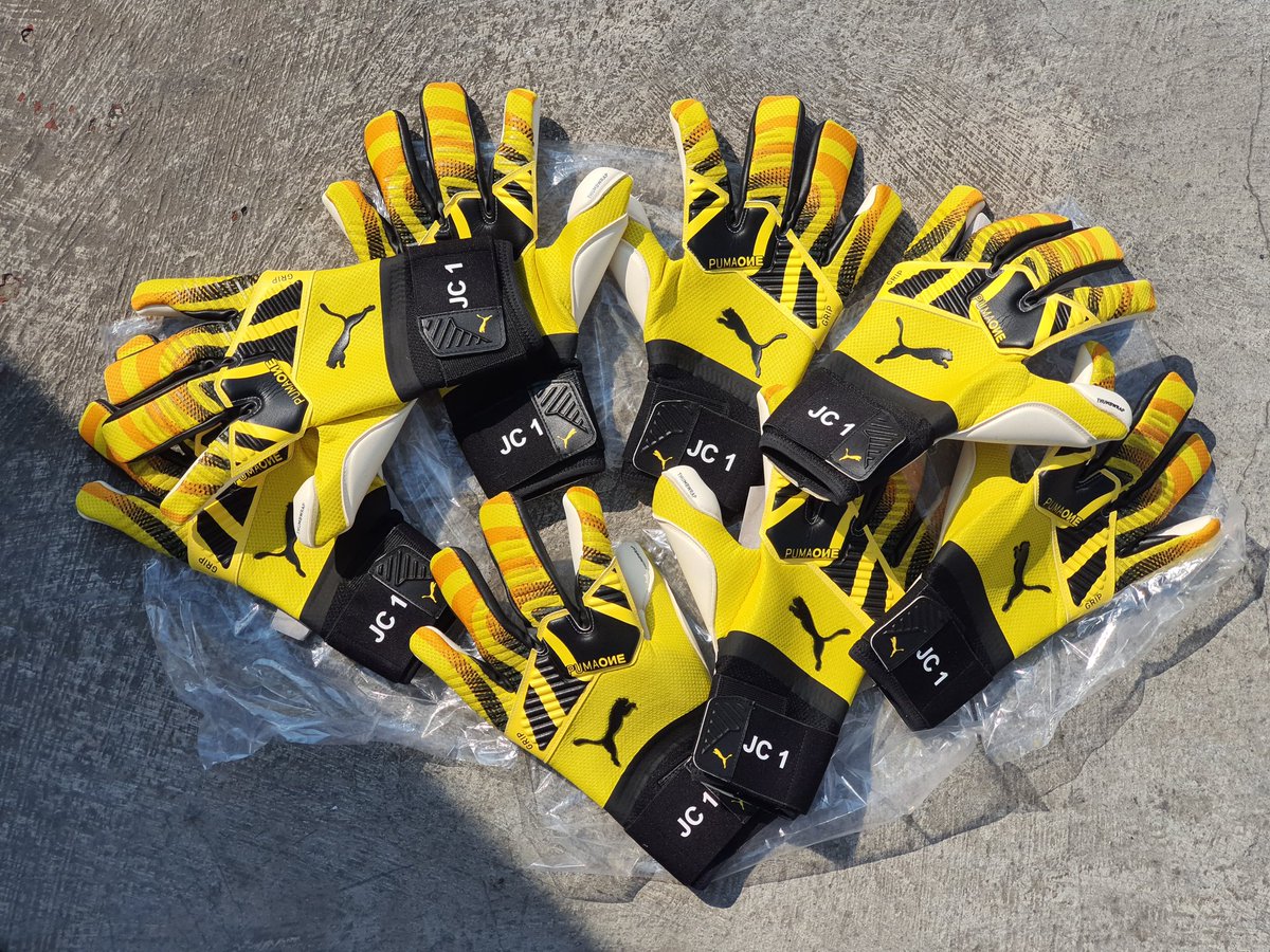 TachoMexTc's tweet photo. Un placer #entintardemagia los guantes @PUMAmexico #pumaone #sparkpack de @jesuscorona01 . Muchas gracias por confiar en #tachomex #tucalzadonuestrapasion #diadeestrenarunospuma https://t.co/lfLiIDPhaK