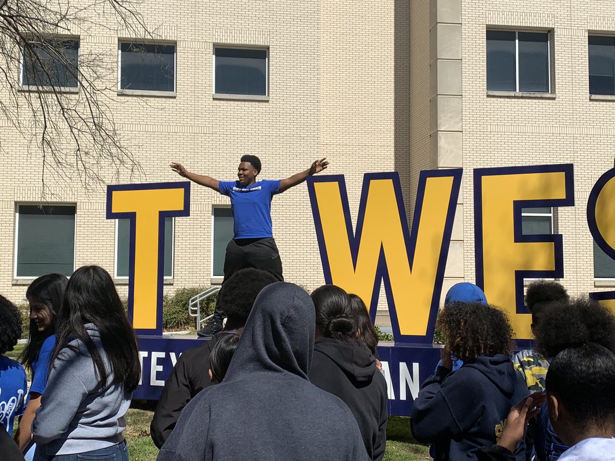 James Bowie HS AVID tweet media