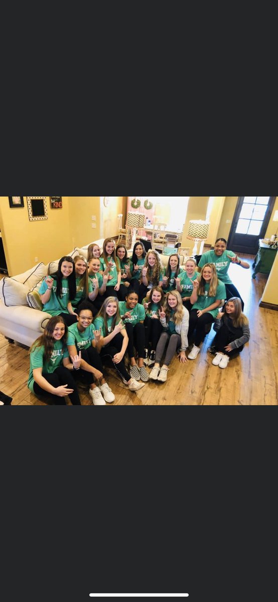jhs_spirit's tweet photo. Come support our girls in the Area championship tonight at 6:30 in chickasha. Black out the stands!!💚🖤 https://t.co/kTGLnwxu5U