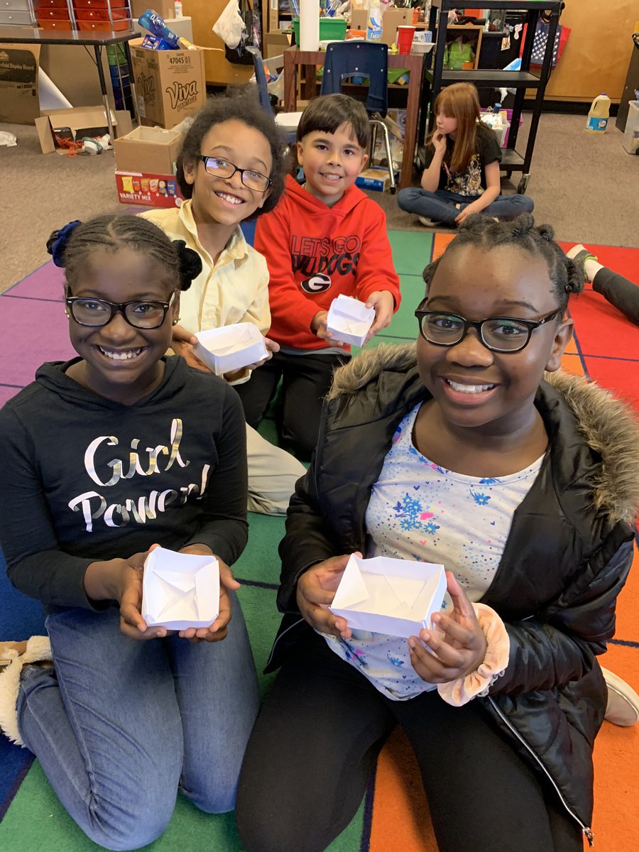 mjacksonscholar's tweet image. 5th grade students discovered the art of origami as they explored physical change!!! @STEMcobb @HarmonyLelandES @ReishaMcKinney #origami #physicalchange #learnandplay