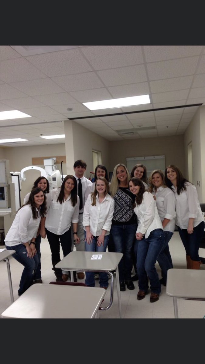 averymichaels_'s tweet photo. Teaching the new generation is my occupation, so come on & feel the vibration! #GoodVibes #FridayMotivation #FridayVibes #FridayFeeling #radiology #markymarknevergetsold #funwithstudents https://t.co/UVOrYE64Rm