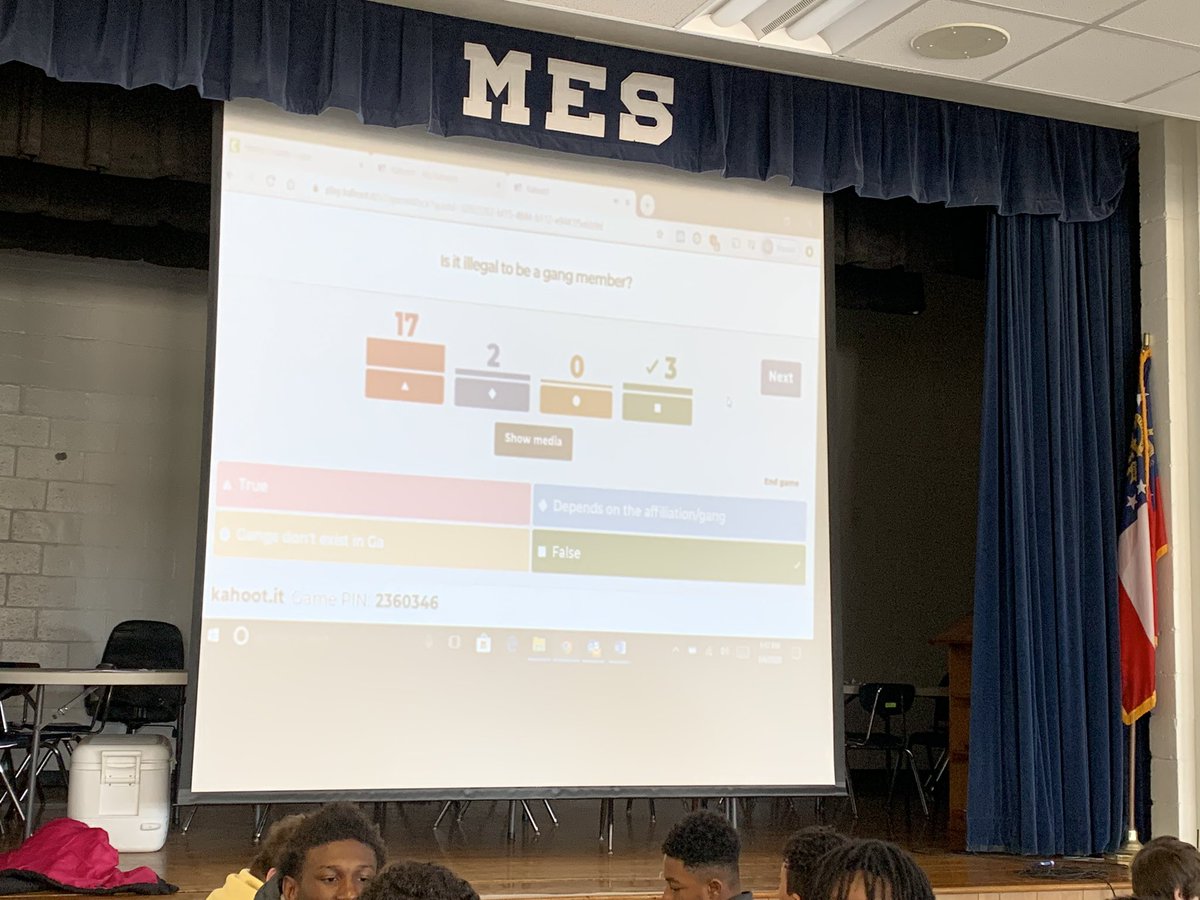 lkb1908's tweet photo. Staff facilitating our male mentoring group. #EXCELisALLin @EXCELAcademyHCS https://t.co/8xwbEduVUm