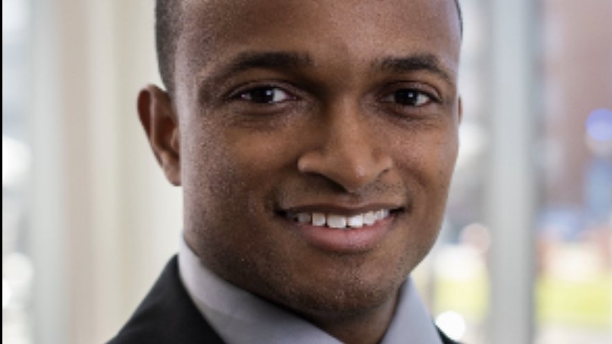 TransyXCTF's tweet image. Our #AlumniFeatureFriday this week is 2017 Biochemistry grad, Sheldon "Cole" Green. Cole is at the University of Kentucky, where he is enrolled in the College of Pharmacy '21, and Gatton College of Business and Economics '21. Cole is also a Walgreens Pharmacy Intern. Go, Cole!!