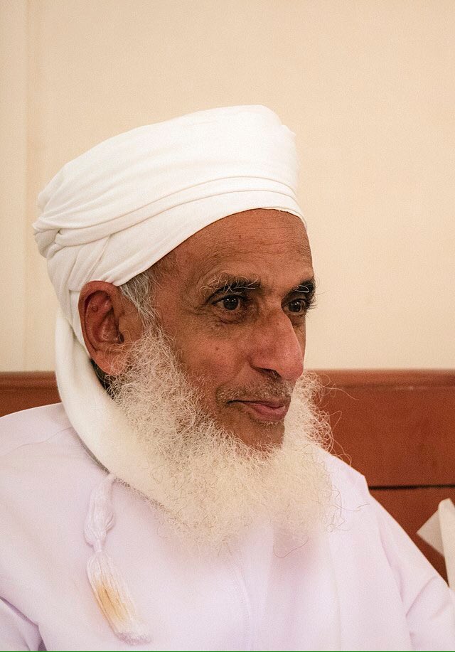almarsd_news's tweet photo. سماحة الشيخ آحمد الخليلي

عش مع الله ، واجعل كل شيء في حياتك يتحرك كما أراد الله ، كن واثقا بالله ، واقصده في كل شيء في حياتك ، دراستك عملك بيتك أولادك أهلك وظيفتك سيارتك كل هؤلاء اجعلهم كما أراد  الله ، إياك أن تخسر شيئا منهم ، واخدم بهم ربك ودينك ونبيك ووطنك. https://t.co/tz14tFOvac
