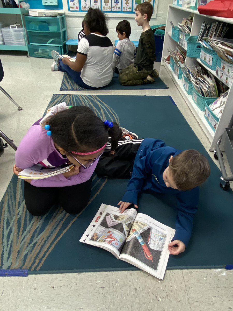 Ms_Gear_'s tweet photo. Reading buddies today! Working on sounding out words and blending them together! @western161 @gina_isabelli https://t.co/uIxoCidKgE