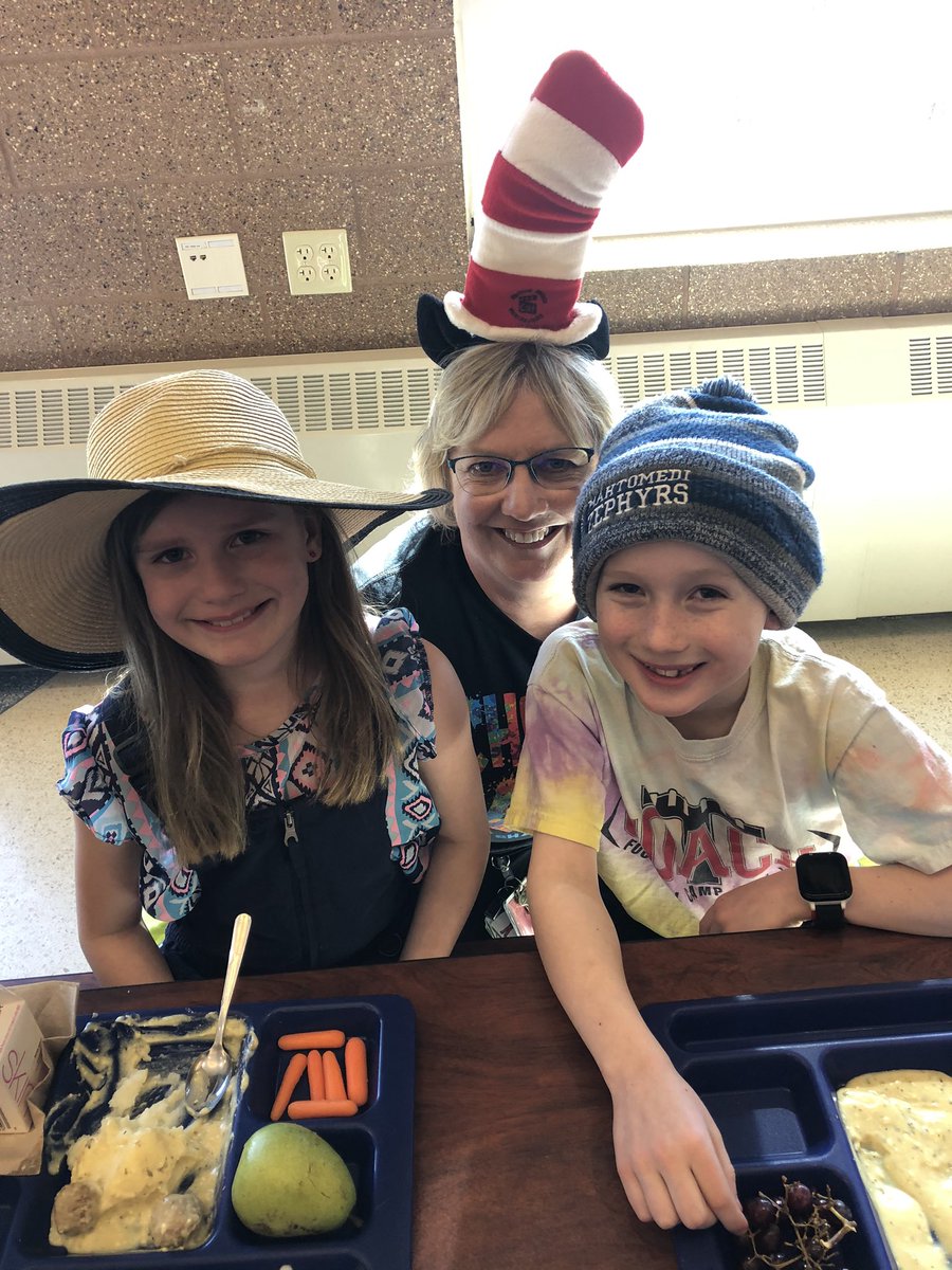 ScottBriske's tweet photo. We end Read Across America with the best day yet...hat day!!!#weare832 https://t.co/iBaT1Wi3MZ