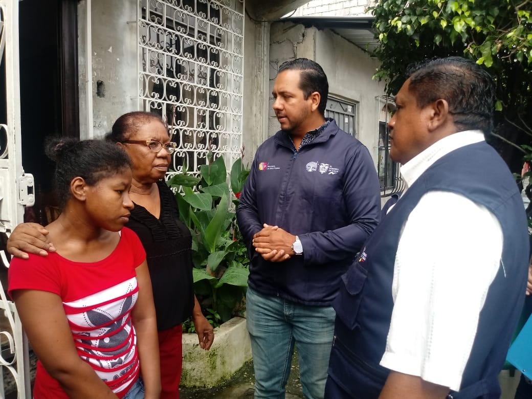 Salud_Guayas's tweet photo. @DrGuzmanFer, Director Distrital, realiza seguimiento de control médico que reciben pacientes vulnerables del #CristoDelConsuelo #SaludInclusiva #MSPdeTodosyParaTodos https://t.co/gm9FFUuZeI