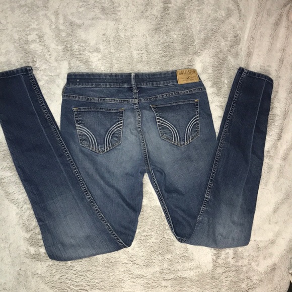 niahansberger's tweet photo. So good I had to share! Check out all the items I'm loving on @Poshmarkapp #poshmark #fashion #style #shopmycloset #evystree #hollister: https://t.co/lp72ocvNQX https://t.co/LS2S83zVjO