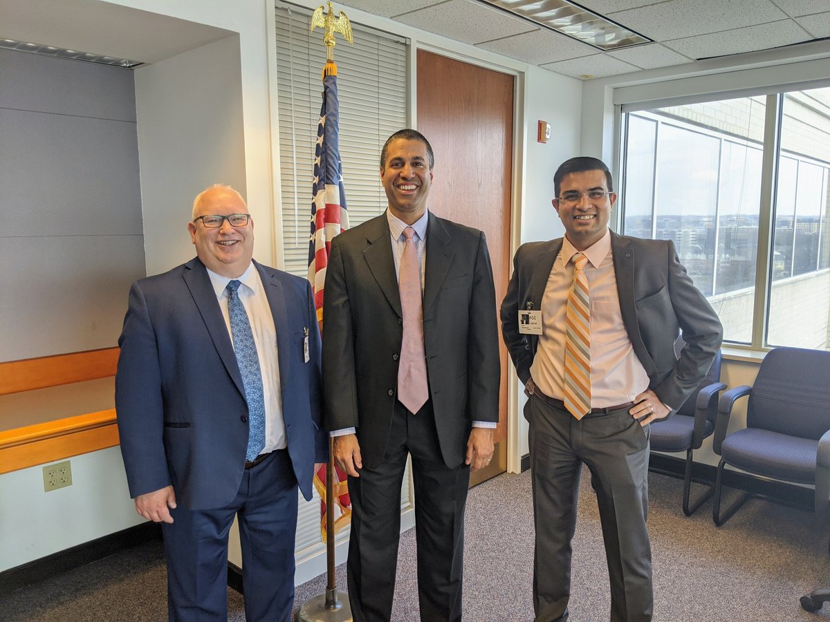 SayreEvan's tweet photo. Today, @AjitPaiFCC saw the first-ever demonstration of Wi-Fi 6 at the #FCC HQ, thanks to an experimental license. Speeds of nearly 2 Gbps using 6 GHz spectrum! A great demonstration of the potential of the FCC's work to free up more spectrum for unlicensed use. https://t.co/zuRhmuRDpE