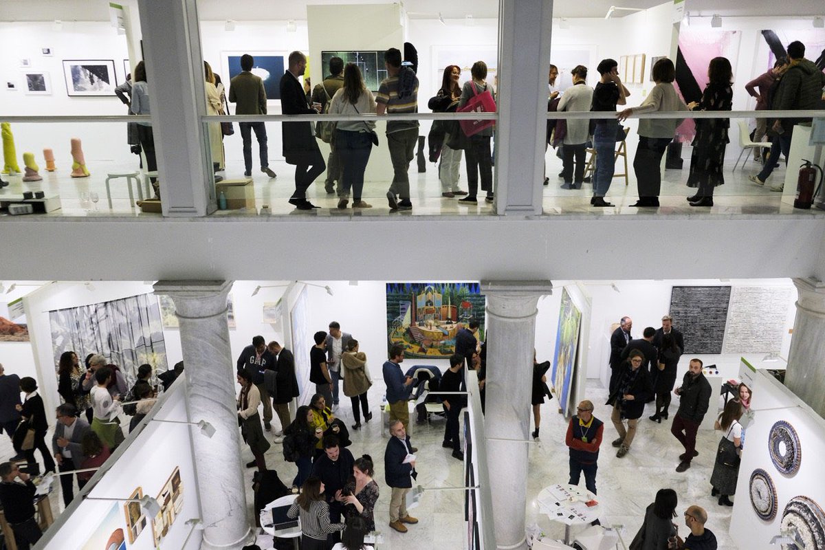 semiramis_glez's tweet photo. Hace una semana de esto! Después de dormir doscientos millones de horas, por fin! Vuelvo a ser persona. Trabajando en #JUSTLX, la feria de arte contemporáneo que celebramos del 14 al 17 de mayo en #Lisboa https://t.co/ubSY9TM6I9