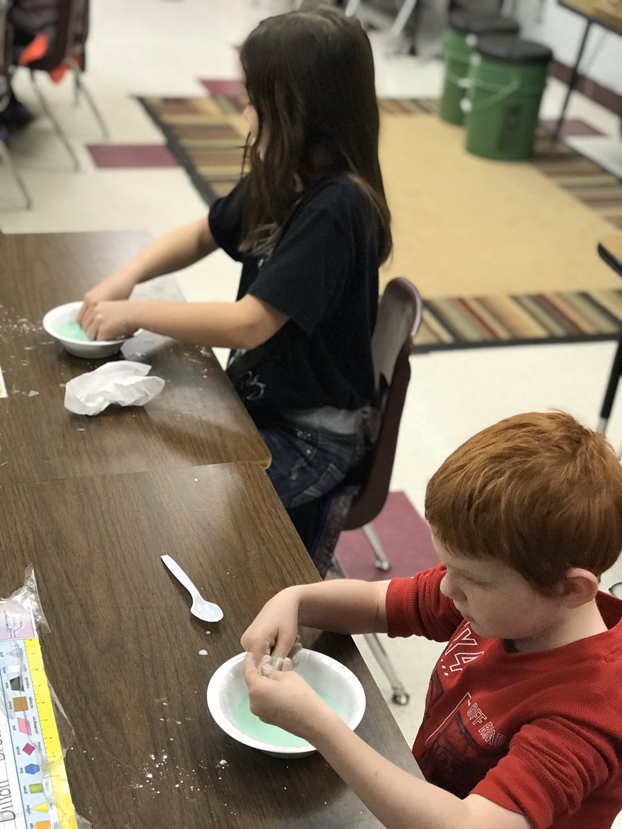 jameyguy2013's tweet photo. Bartholomew and the Oobleck!!  Dr. Seuss science to make a non-Newtonian fluid that mimics both a solid and a liquid. It’s also great, messy fun. #guyssuperseconds #DrSeussWeek #ReadAcrossAmericaWeek #sayreelementary https://t.co/Of1uHG9qxf