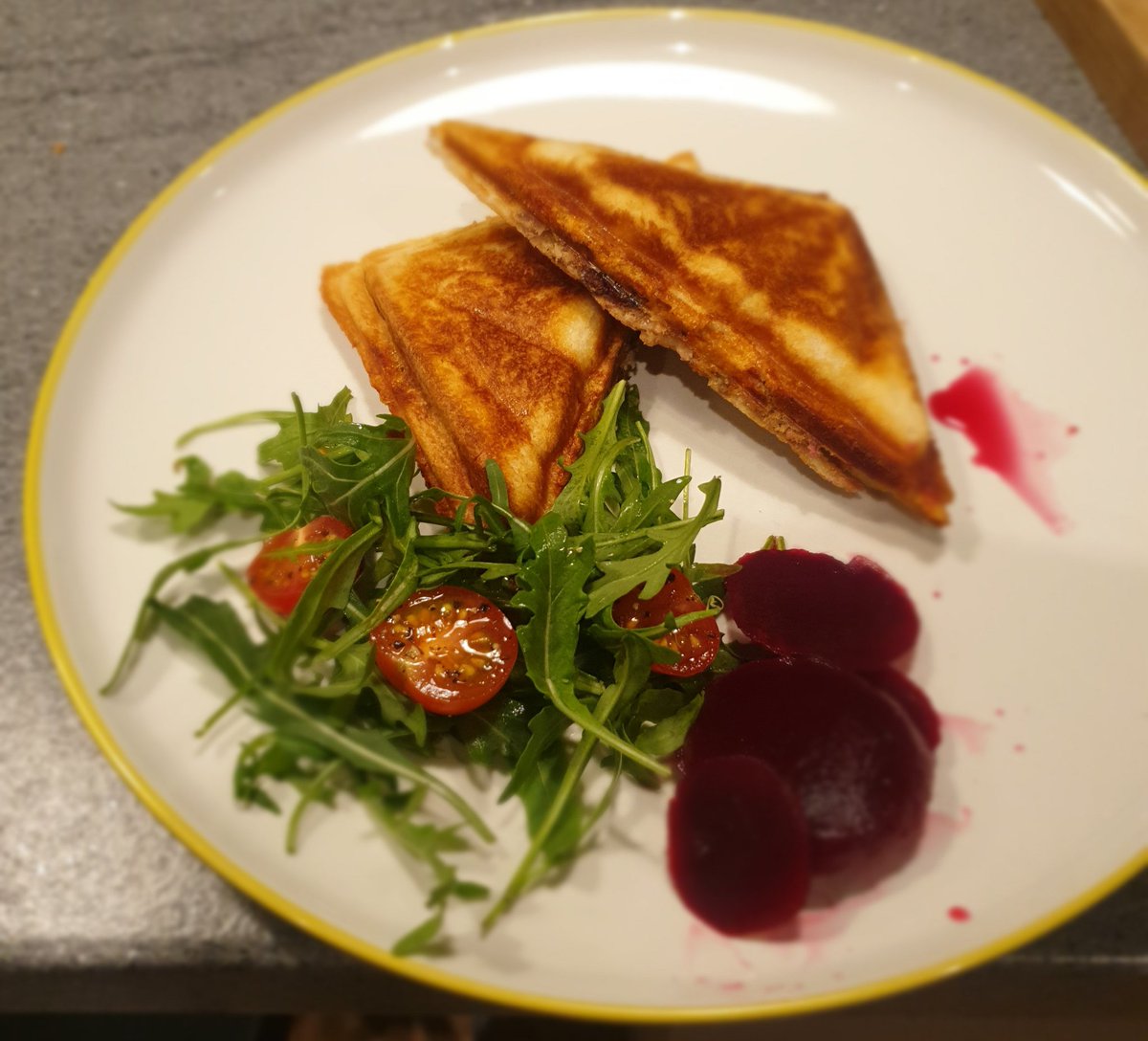 dukester24's tweet photo. @nicolacullum @M_Spence_ @SueWood721 @Saims @AneelaMcavoy @ajlittlewood @sbucci76 @DukeStokes #Toasties #Jaffles https://t.co/CLTYHkKI2d