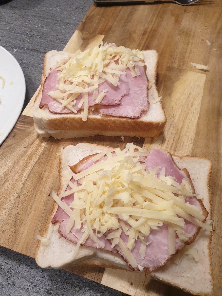 dukester24's tweet photo. @nicolacullum @M_Spence_ @SueWood721 @Saims @AneelaMcavoy @ajlittlewood @sbucci76 @DukeStokes #Toasties #Jaffles https://t.co/CLTYHkKI2d