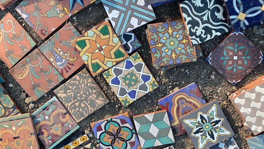 ARTObrick's tweet photo. Getting exciting for our garage sale.
Here are just a few treasures found at last year's sale.
See pinned tweet for FREE tickets: March 7 8am-12:30pm
https://t.co/qkqNKLGvWF
#decorativetiles #ceramictiles #mydayinLA #discoverLA https://t.co/YUDiXW82h4