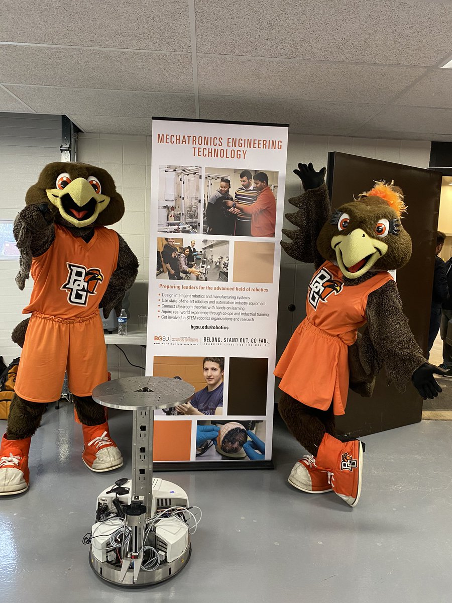 resmik4's tweet photo. Look who came to the WIT day @bgcollegeoftech today 
@WomeninTechBGSU @NWOstem https://t.co/GUbp9NF44f