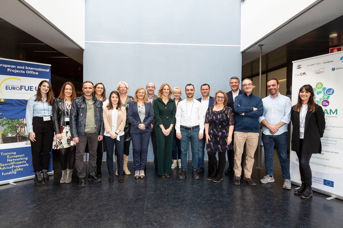 NelaGomezV's tweet photo. Thank you @inbie_pl, #AssociaçãoSójovem, #DJSTBrasov, Tavsanli Kaymakamligi & #Innetica for coming to @UJIuniversitat #Castelló to the Kick off meeting of the @EUErasmusPlus #CIAProject coordinated by @fue_uji @EuroFUE_UJI https://t.co/dn6LoZXld4