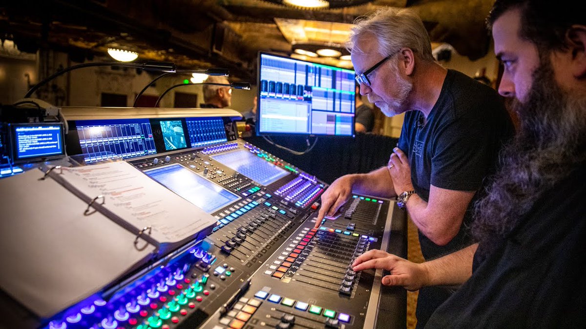 donttrythis's tweet image. I cannot tell you how stunned I was to learn about @HamiltonMusical's sound mixing from @broadwaysf head audio mixer Kevin McCoy. For example, only ONE MICROPHONE is ever on at A TIME. You won't want to miss our latest Hamilton behind-the-scenes video. youtu.be/60OpF3DCVls