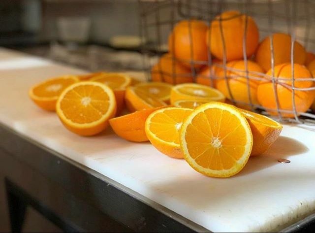 fresh oranges for our 🍊 juices everyday 🧡✨ -
‘

#orangejuice #freshoranges #miami #mia #mdd #miamidesigndistrict #miamifood #miamifoodie #florida