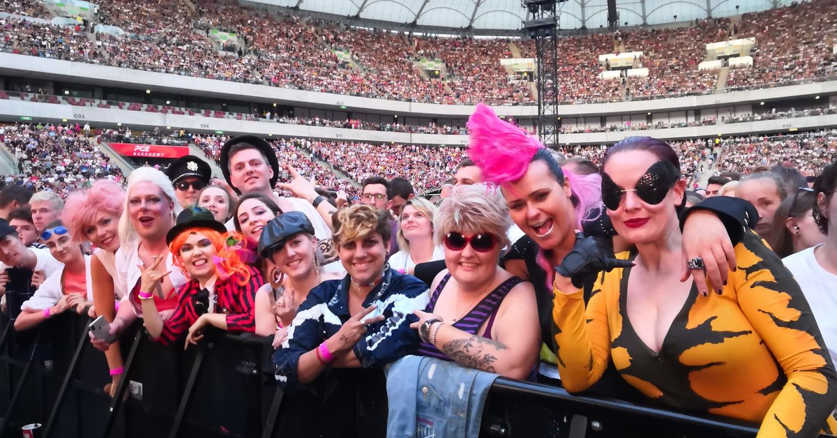 Rach_Jackson's tweet photo. Feeling nostalgic..its almost 8 months since this amazing day. I was fortunate to do 7 BT shows but this one was something else.
@Pink thank yous will never be enough for helping me meet these wonderful people. I miss you, #shreadnet misses you & I just wanted to say so 🥰👌 https://t.co/GmiQPIpj4R