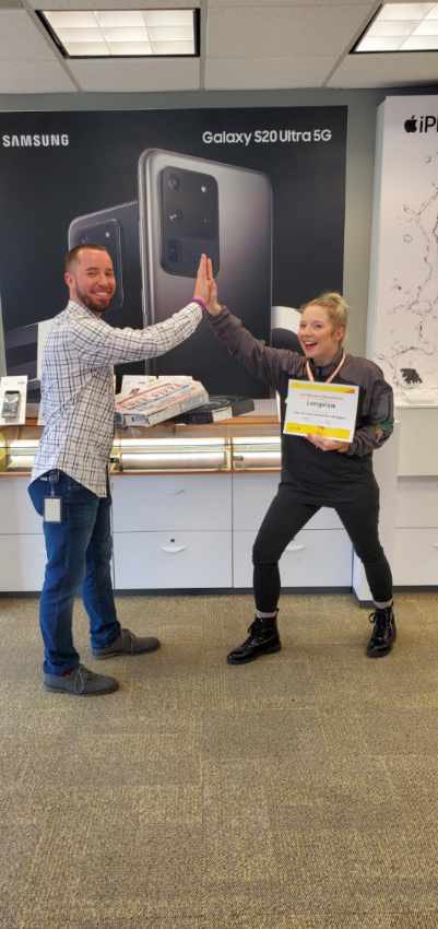 <a href="/Kayla_R_Newman/">Kayla Newman</a> and The Longview Team have been GREEN💰across the board and in the 🙌 #High5Club 3 out of the past 4 months. Absolutely destroying this SSW Week and trending 260 HSGA’s in March! 🔥🔥Enjoy the pizza! #EmployeeAppreciation <a href="/mitchybluberry/">Michelle Berry</a> @JamesLeeWC @Sprint_Ricky