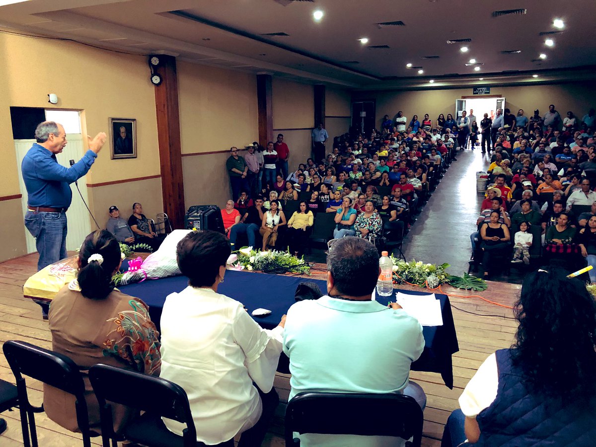 VictorSilvaMich's tweet photo. Felicito a María de Jesús Gutiérrez Chávez como presidenta de la Unión Mutualista del Tianguis dé Sahuayo, adherente a la #CNOP. Seguros estamos de la buena continuidad en los destinos de está Unión. ¡Enhorabuena!
#77AniversarioCNOP https://t.co/2nCxgdIhd2