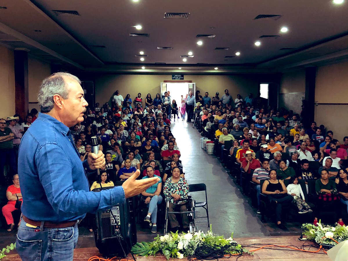 VictorSilvaMich's tweet photo. Felicito a María de Jesús Gutiérrez Chávez como presidenta de la Unión Mutualista del Tianguis dé Sahuayo, adherente a la #CNOP. Seguros estamos de la buena continuidad en los destinos de está Unión. ¡Enhorabuena!
#77AniversarioCNOP https://t.co/2nCxgdIhd2